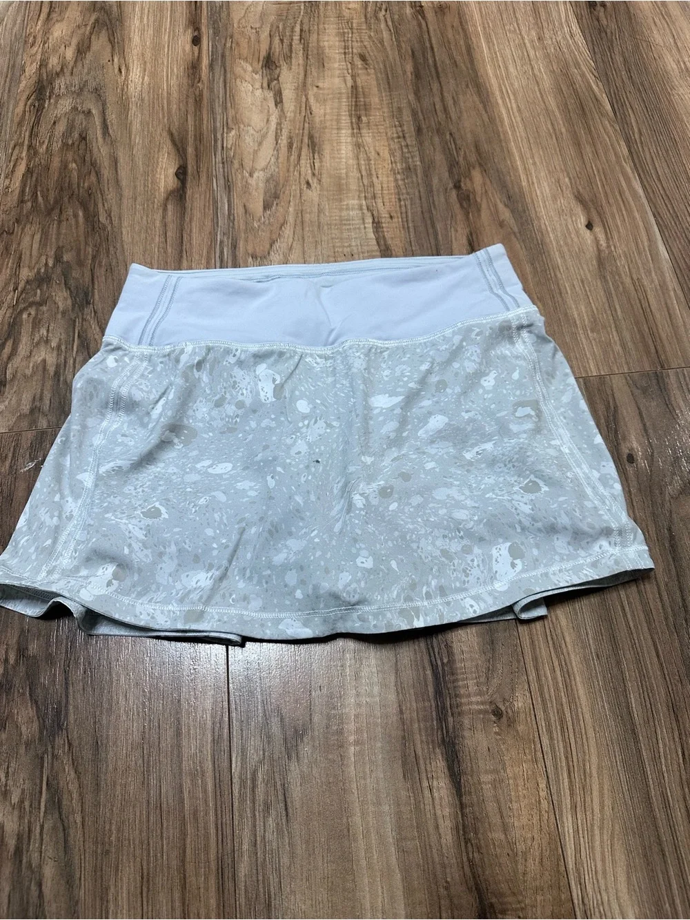 lululemon athletica light gray marbled skort